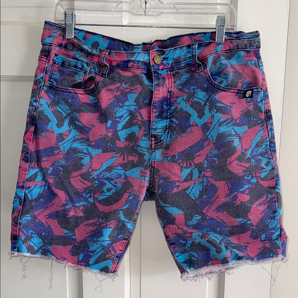 Men’s stretchy colorful shorts